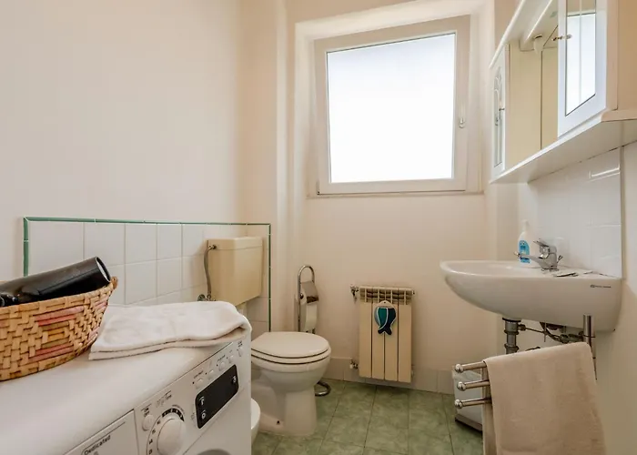 Guesthost - A Calanca - Comfy Le Grazie Porto Venere